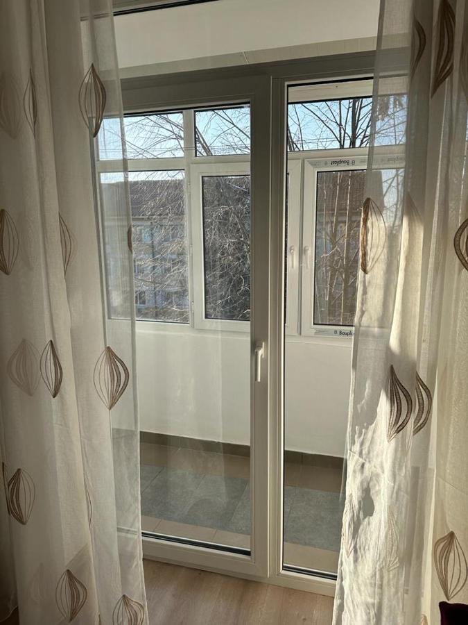 Velovan Apartment Крайова Экстерьер фото