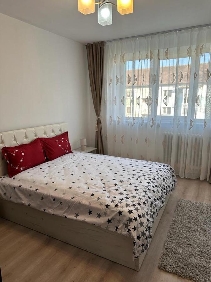 Velovan Apartment Крайова Экстерьер фото