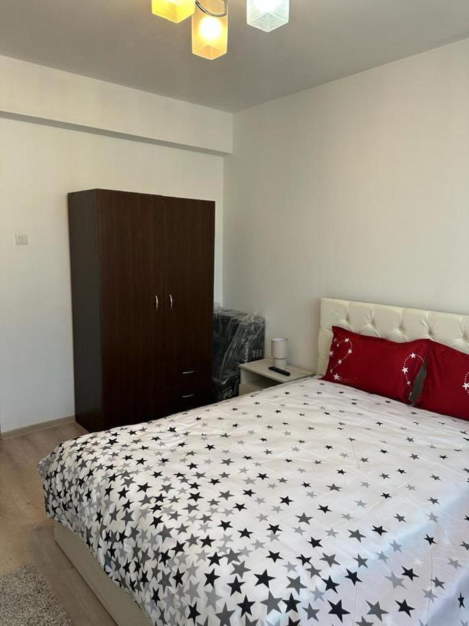 Velovan Apartment Крайова Экстерьер фото
